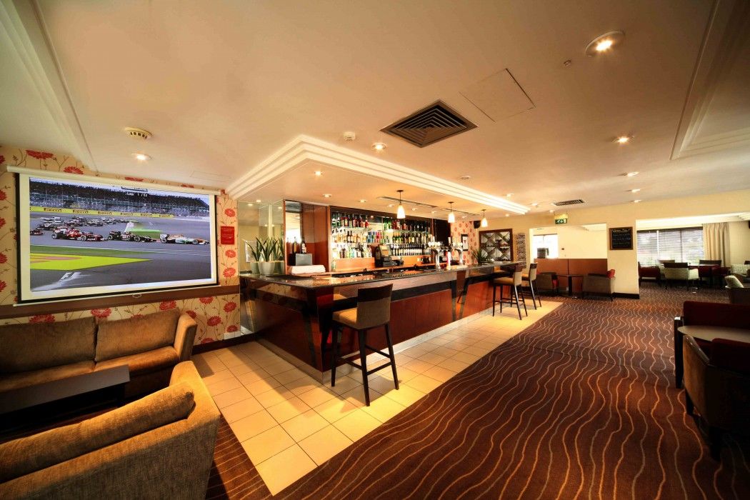 Ramada Hatfield Хатфийлд Екстериор снимка
