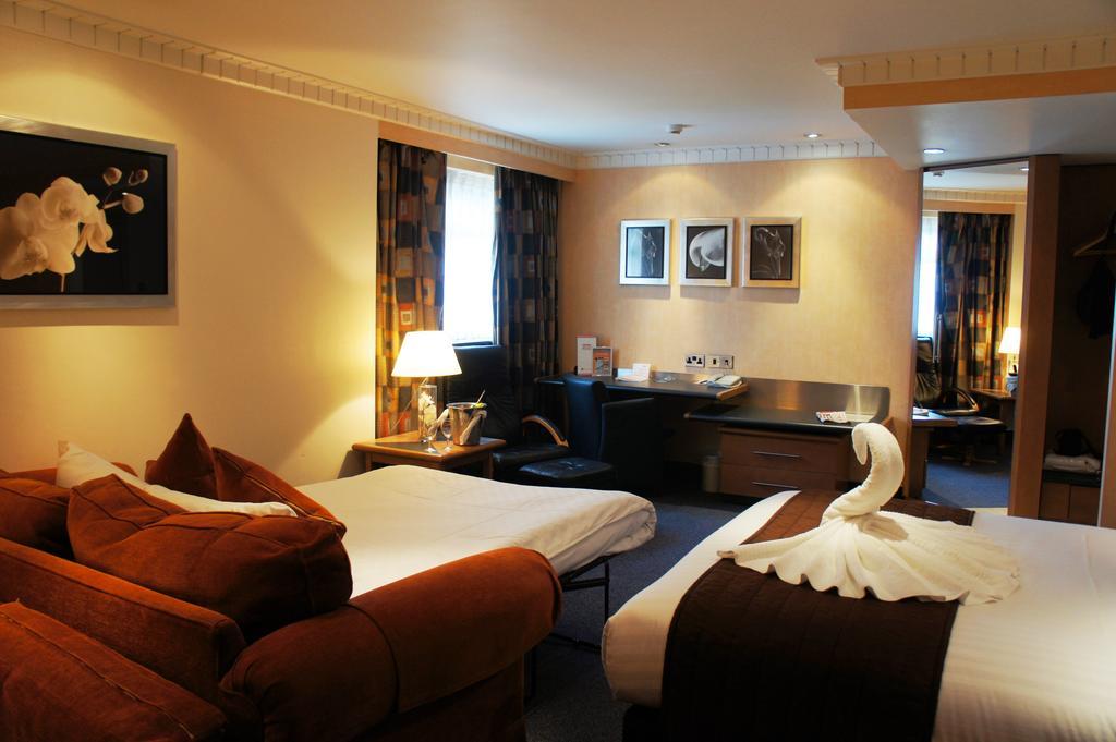 Ramada Hatfield Хатфийлд Екстериор снимка