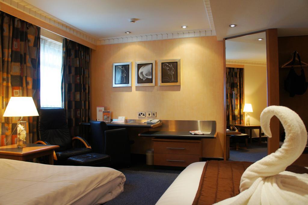 Ramada Hatfield Хатфийлд Екстериор снимка