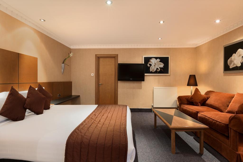 Ramada Hatfield Хатфийлд Екстериор снимка