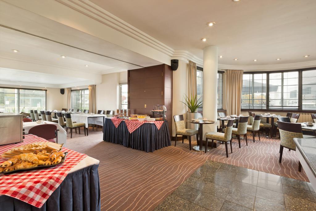 Ramada Hatfield Хатфийлд Екстериор снимка