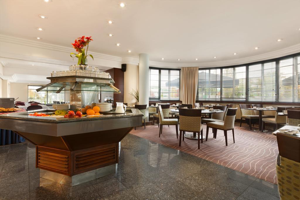 Ramada Hatfield Хатфийлд Екстериор снимка
