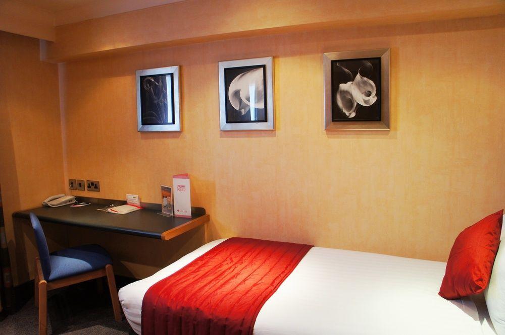 Ramada Hatfield Хатфийлд Екстериор снимка
