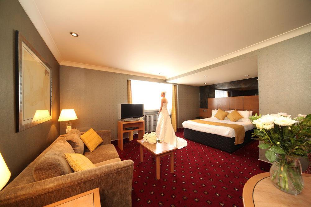 Ramada Hatfield Хатфийлд Екстериор снимка