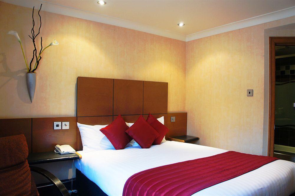 Ramada Hatfield Хатфийлд Екстериор снимка