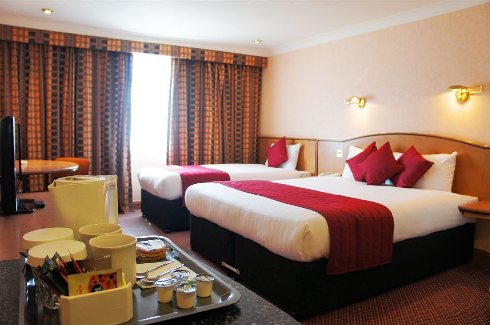 Ramada Hatfield Хатфийлд Екстериор снимка