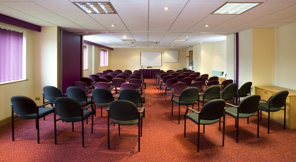 Ramada Hatfield Хатфийлд Съоръжения снимка