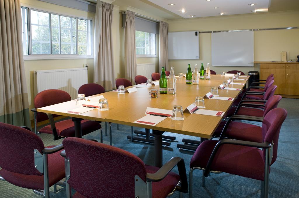 Ramada Hatfield Хатфийлд Съоръжения снимка